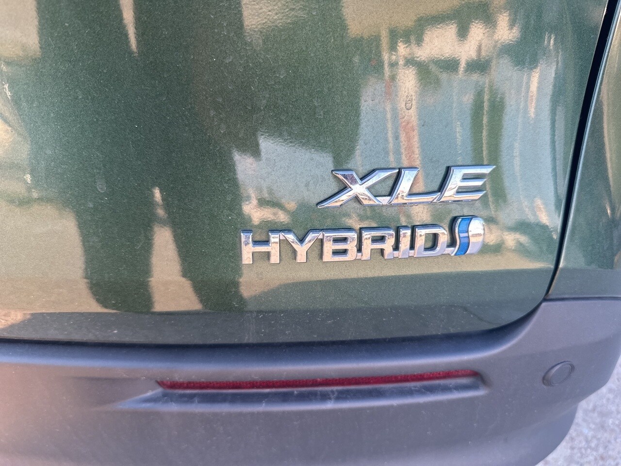 2024 Toyota Sienna XLE photo 2