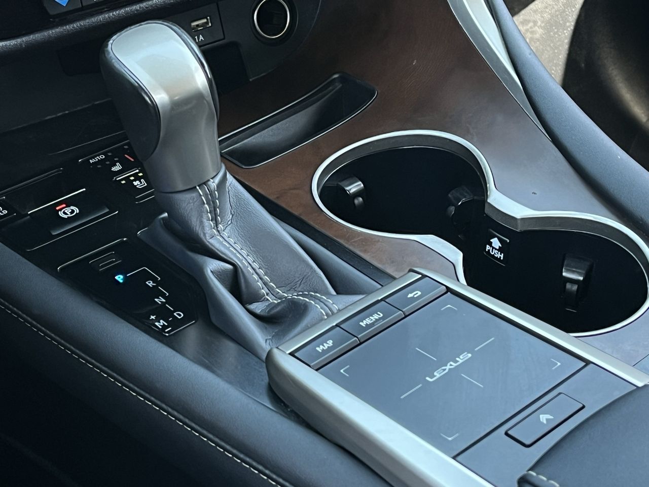 2022 Lexus RX 350 - Photo 17