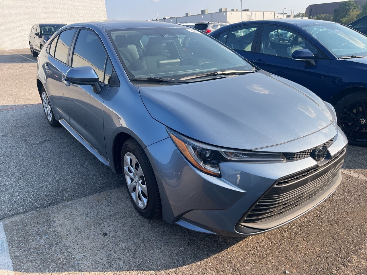2025 Toyota Corolla LE photo 3
