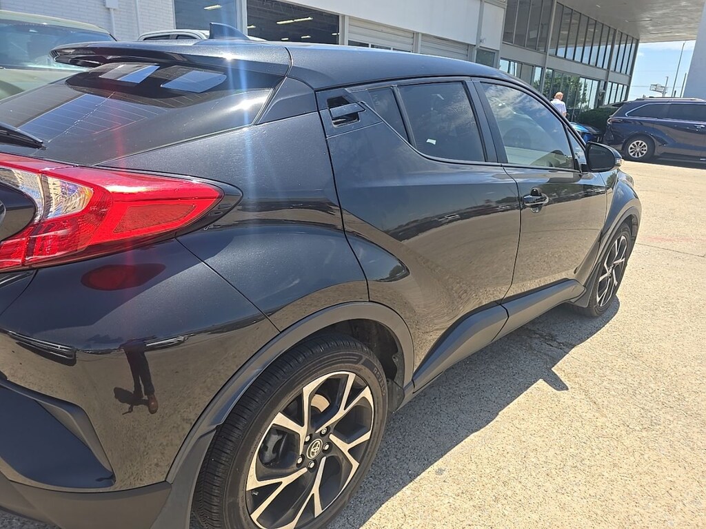 Used 2021 Toyota C-HR XLE w/18-Inch Sport Alloy Wheels SUV
