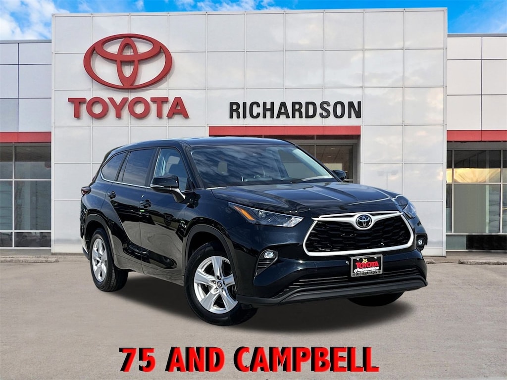 Used 2024 Toyota Highlander LE w/18-in Painted Alloy Wheels SUV