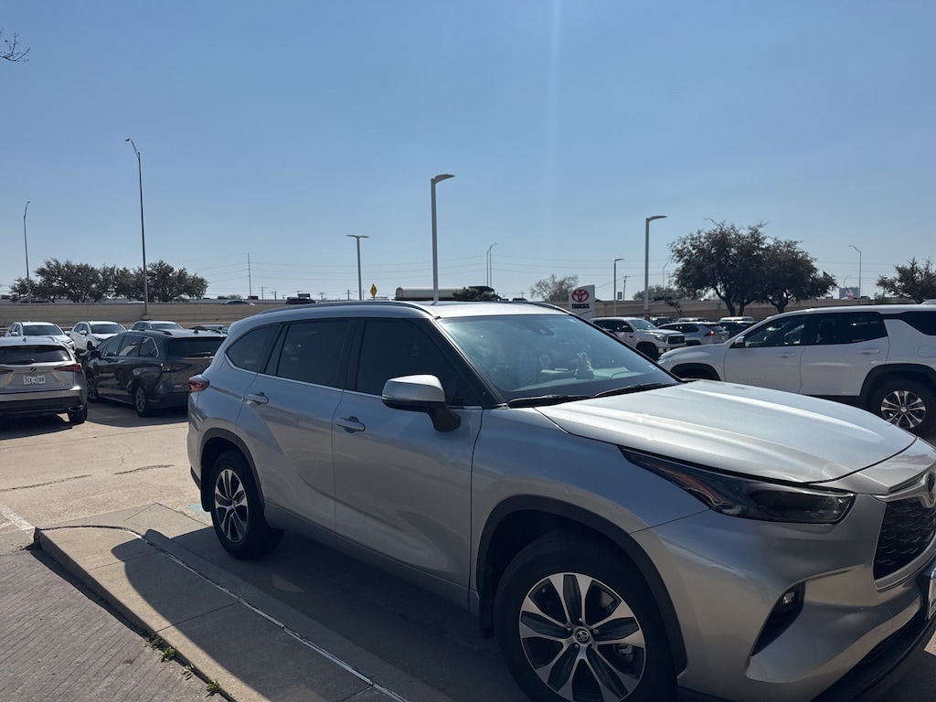 Used 2023 Toyota Highlander XLE SUV