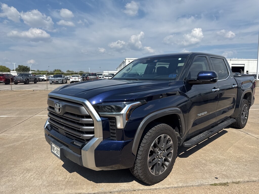 Used 2022 Toyota Tundra Limited w/Navigation/20-Inch Alloy Wheels Truck CrewMax