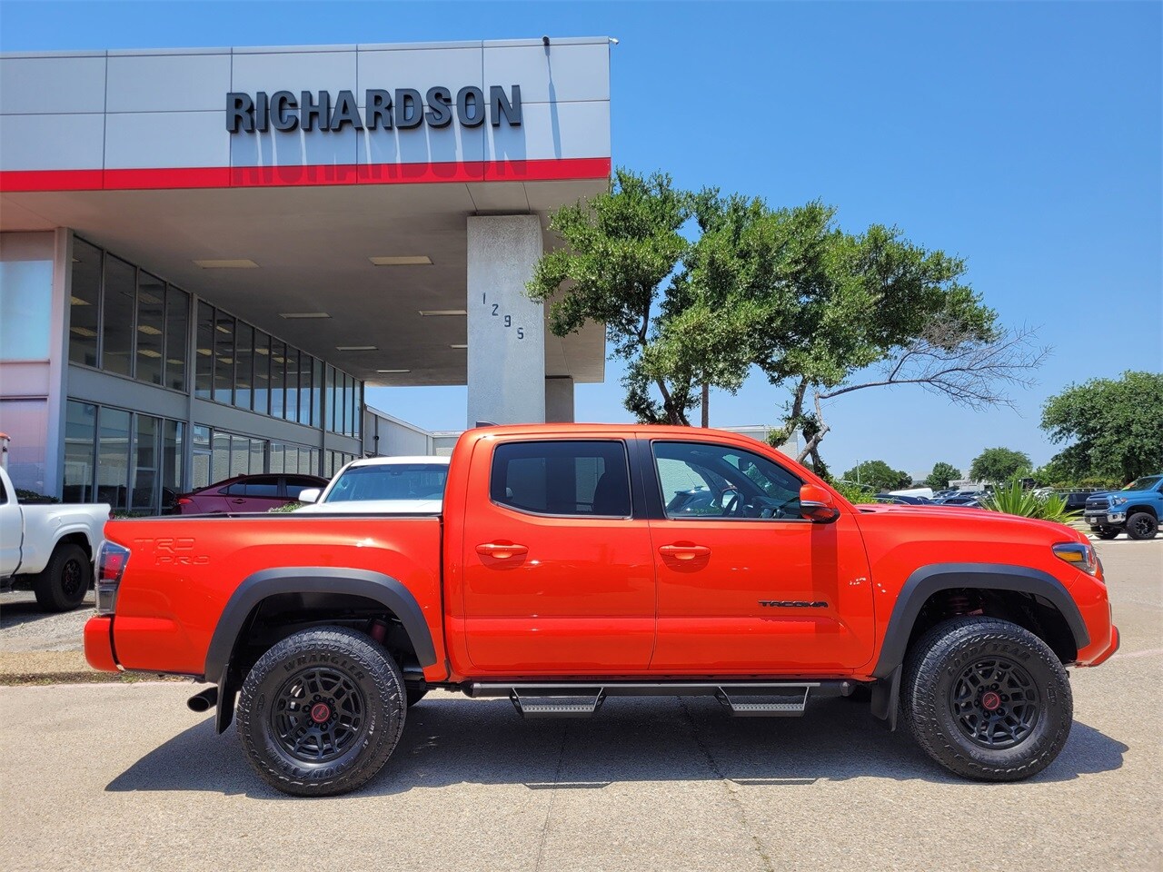 2023 Toyota Tacoma TRD Pro V6 photo 3