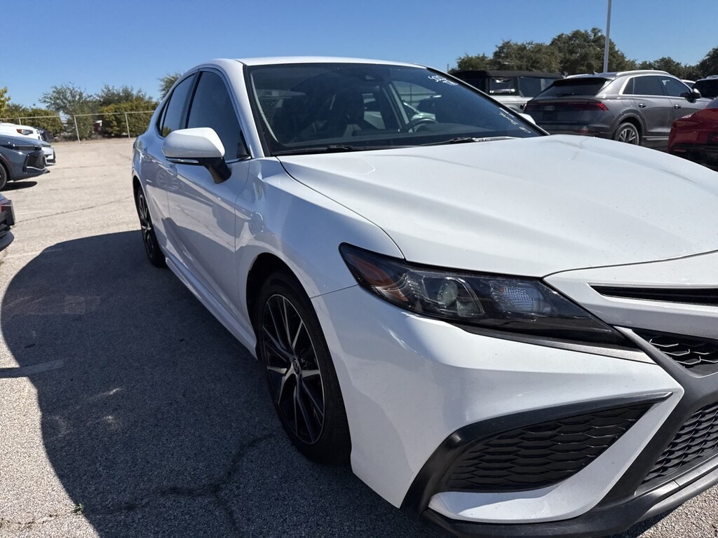 Used 2023 Toyota Camry SE w/18-Inch Alloy Wheels/Apple Carplay Sedan