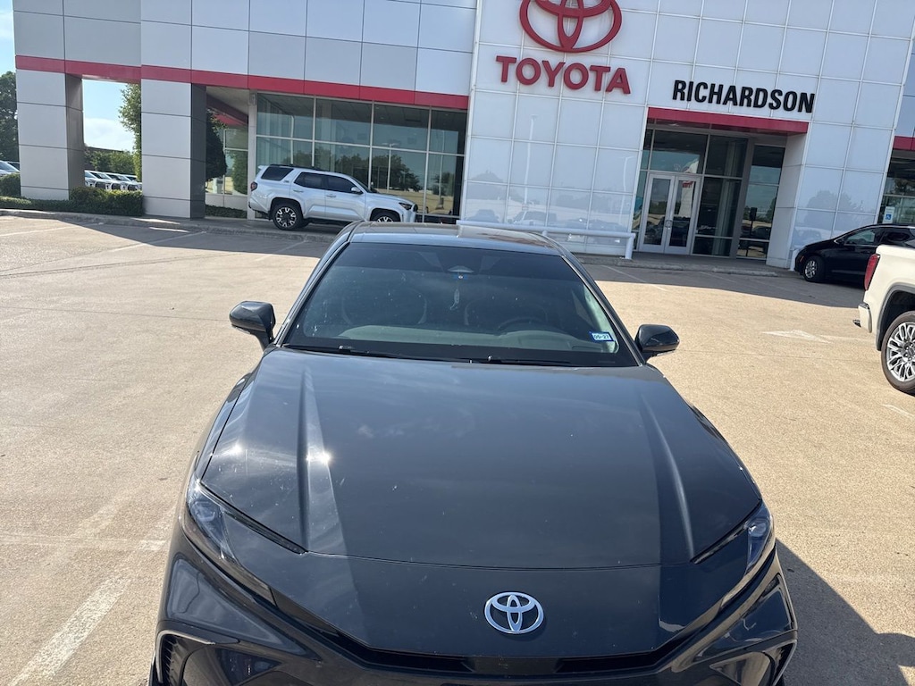 Used 2025 Toyota Camry SE w/Convenience Package/18-in Black-Finished Allo Sedan