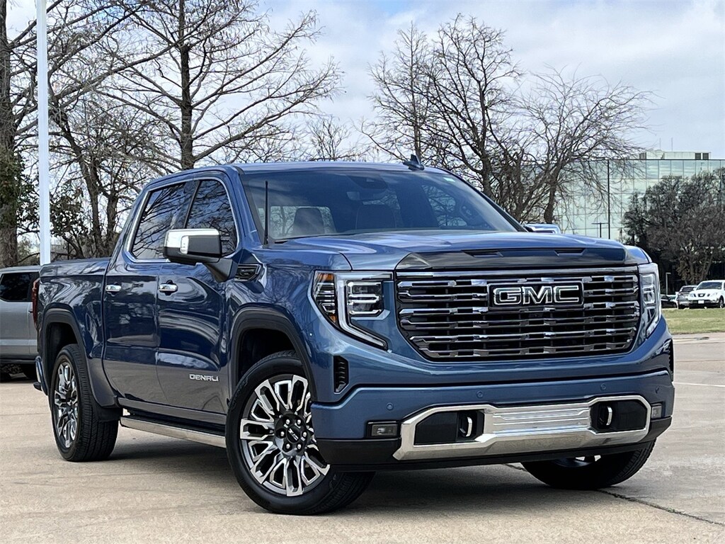 Used 2025 GMC Sierra 1500 Denali Ultimate w/Navigation/Sunroof/Leater/22-in Truck Crew Cab