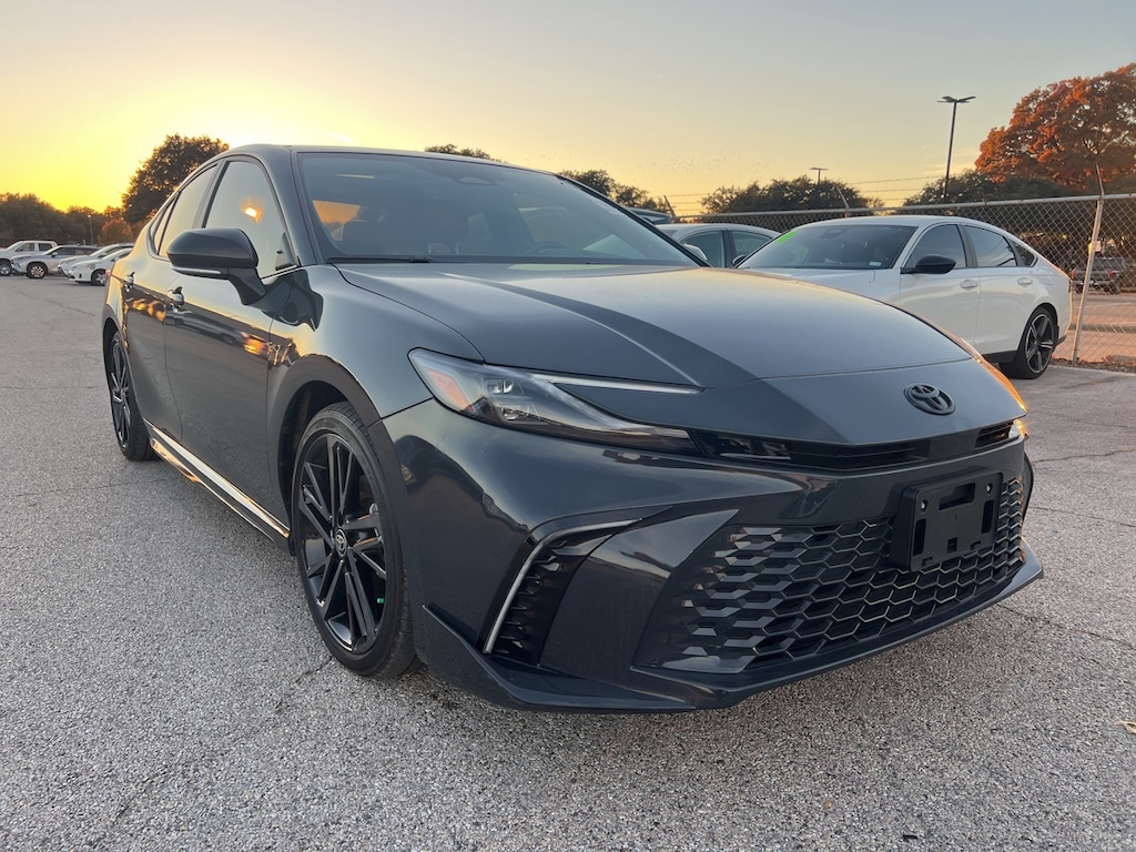 Used 2025 Toyota Camry XSE Premium w/Panoramic Glass Roof/Red Interior Sedan