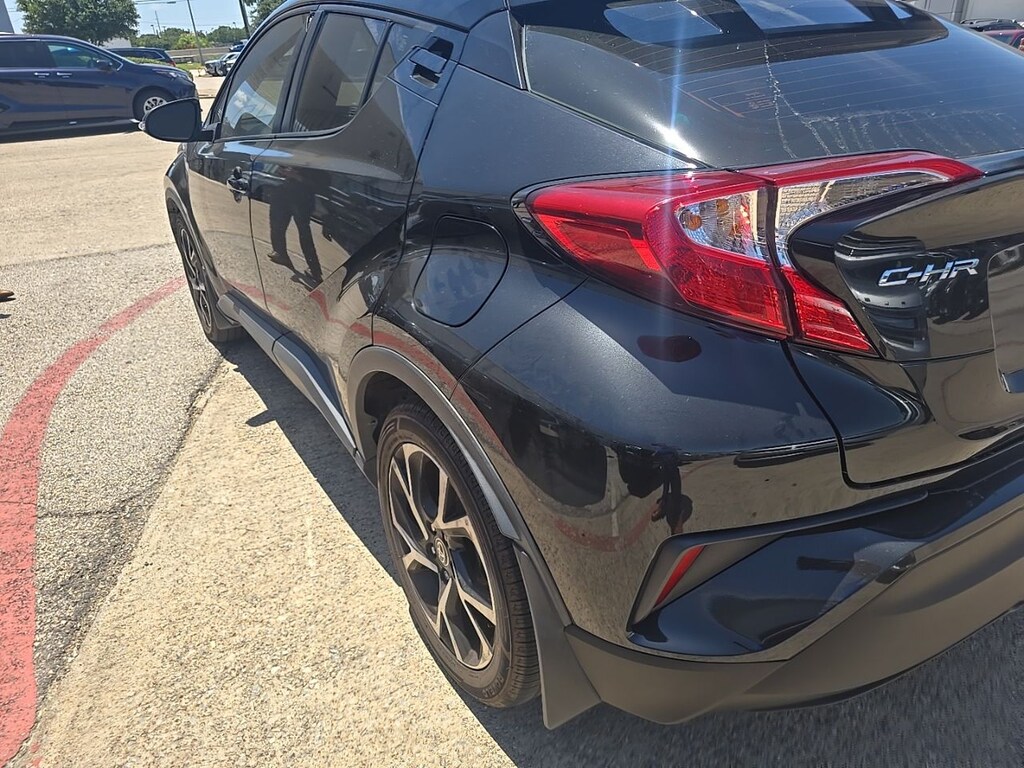 Used 2021 Toyota C-HR XLE w/18-Inch Sport Alloy Wheels SUV