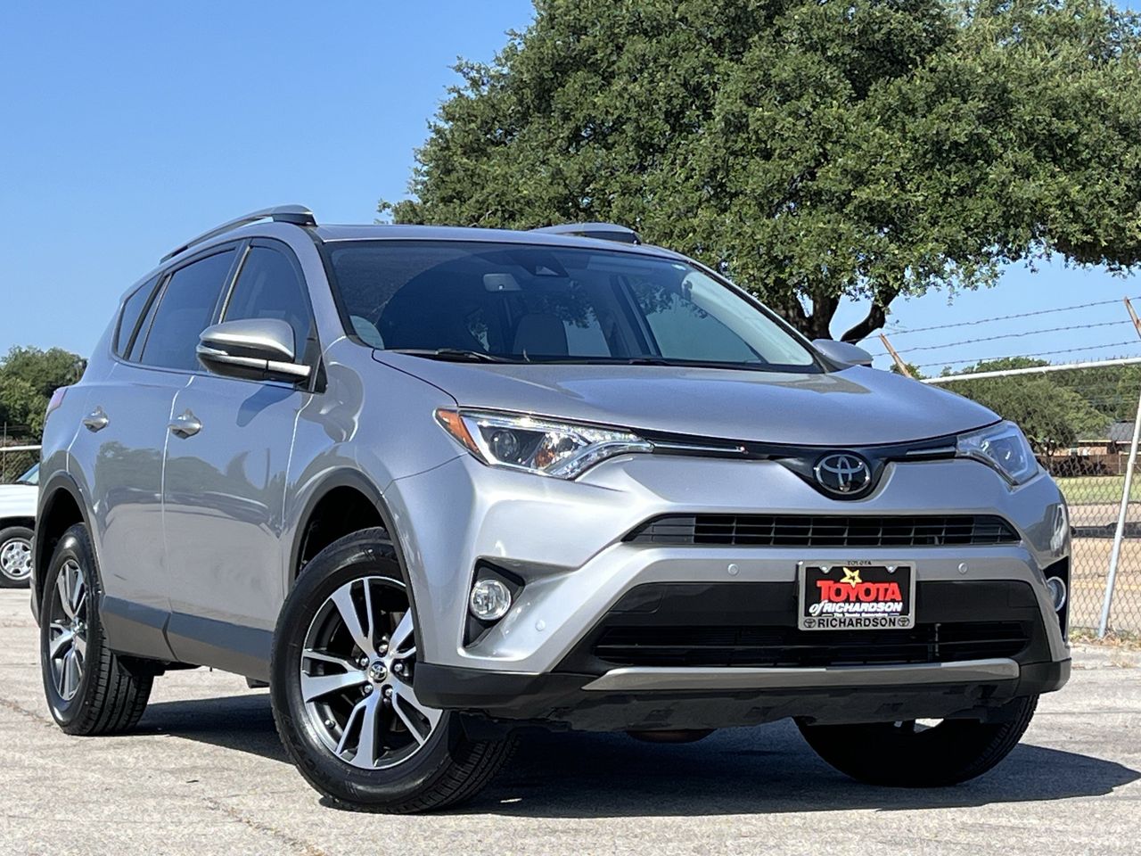 Silver Sky 2018 Toyota RAV4 SUV / Crossover Front-Wheel Drive 6-Speed Automatic