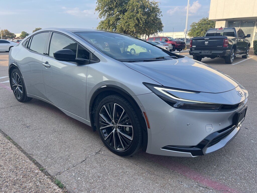 Used 2024 Toyota Prius Limited w/Navigation/Sunroof/Leather Hatchback
