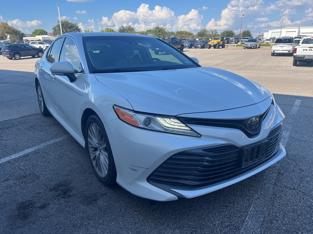 Used 2019 Toyota Camry XLE w/Perforated Leather/18-in Alloy Sedan