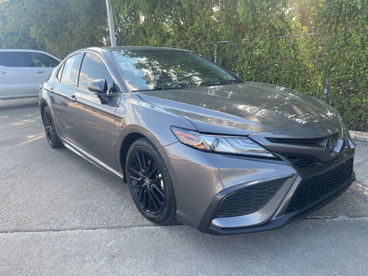 2024 Toyota Camry Hybrid XSE photo 2