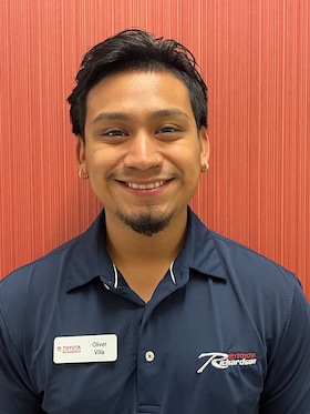 Staff member Oliver Villa from ID_b49f554ce349