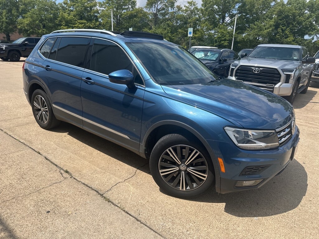 Used 2019 Volkswagen Tiguan 2.0T SEL R-Line w/Moonroof/Navigation SUV