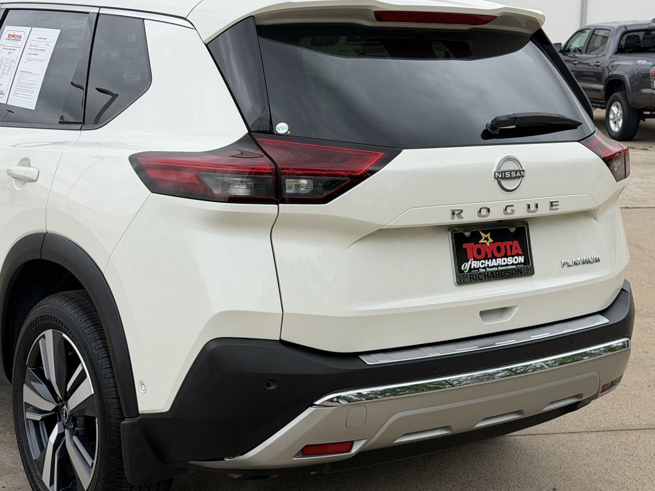 View vehicle photo 7
