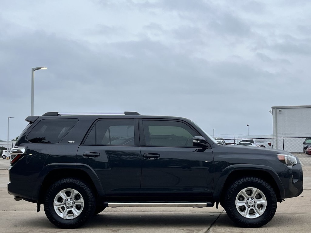 Used 2024 Toyota 4Runner SR5 Premium w/3rd-Row Seats/Navigation/Leather/Sun SUV