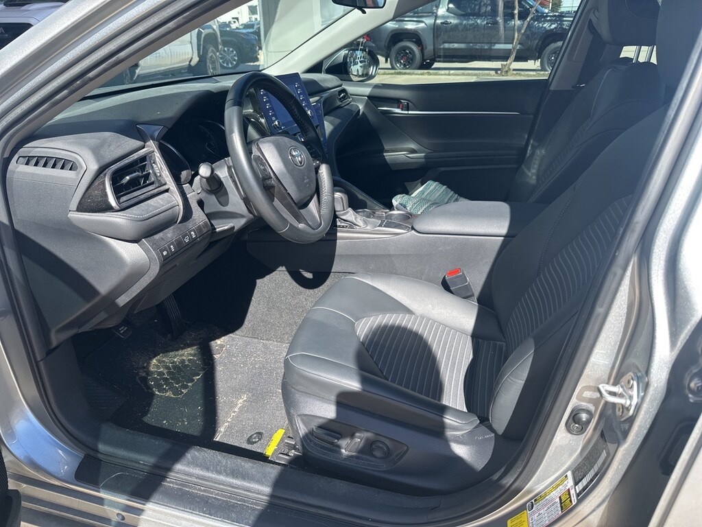 Used 2023 Toyota Camry SE w/8.0J x 18-Inch Alloy Wheels Sedan