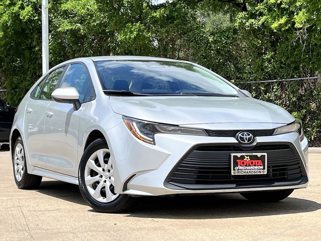 Used 2025 Toyota Corolla LE w/Radio: 8-Inch Toyota Audio Multimedia Sedan