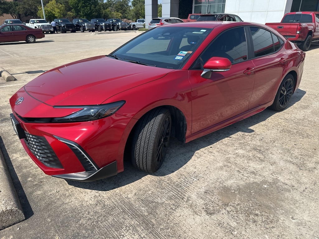 Used 2025 Toyota Camry SE w/Smart key/Softex/18-in Black-Finished Alloy Sedan