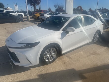 2025 Toyota Camry LE w/16-Inch Silver-Finished Alloy Wheels Sedan