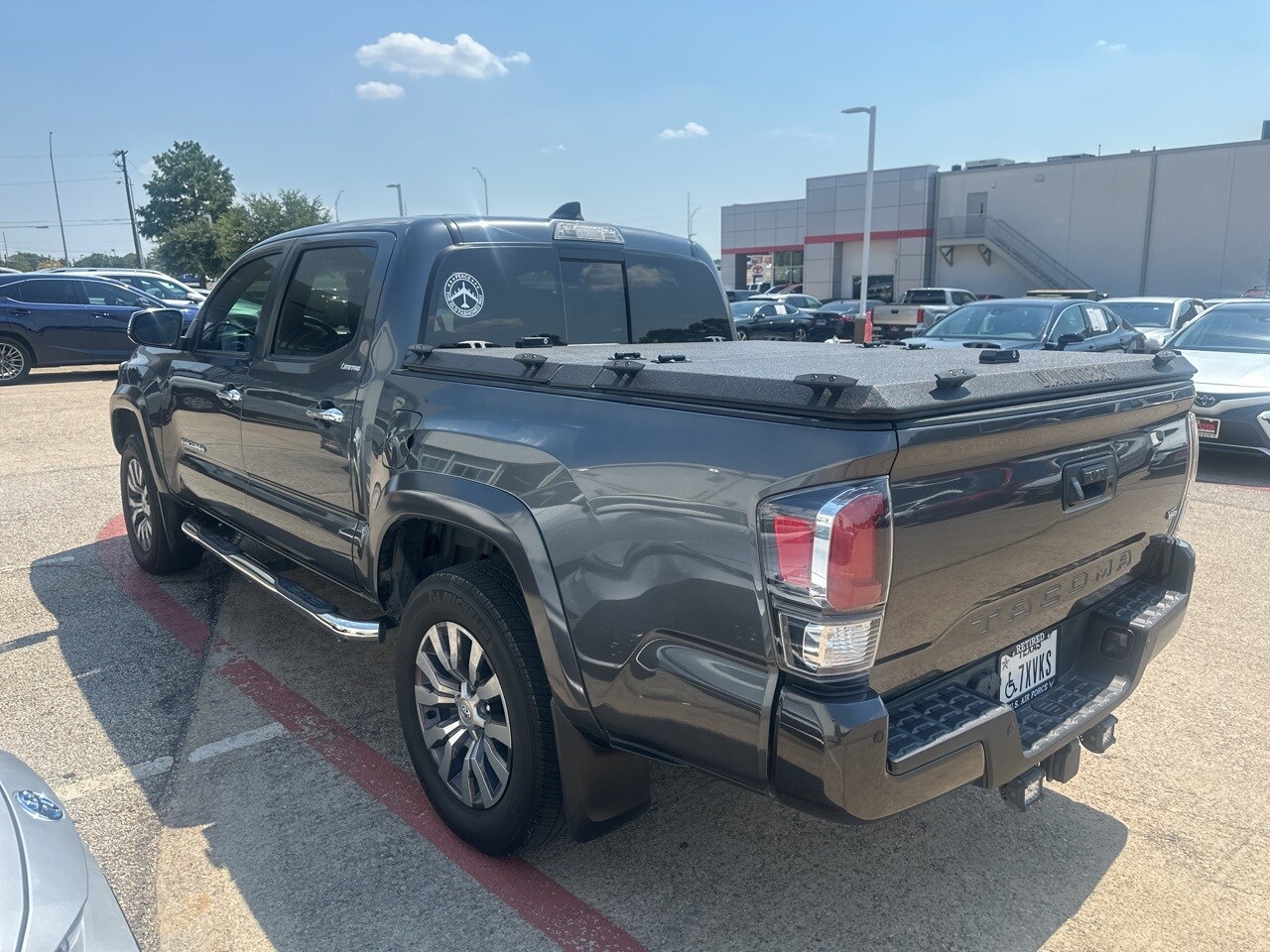 2022 Toyota Tacoma Limited V6 photo 4