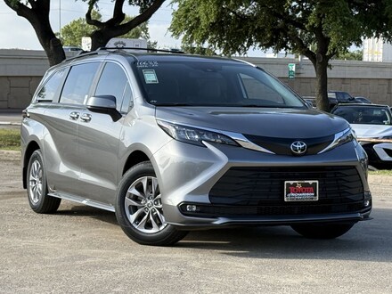 2026 Toyota Sienna XLE 8 Passenger Van Passenger Van