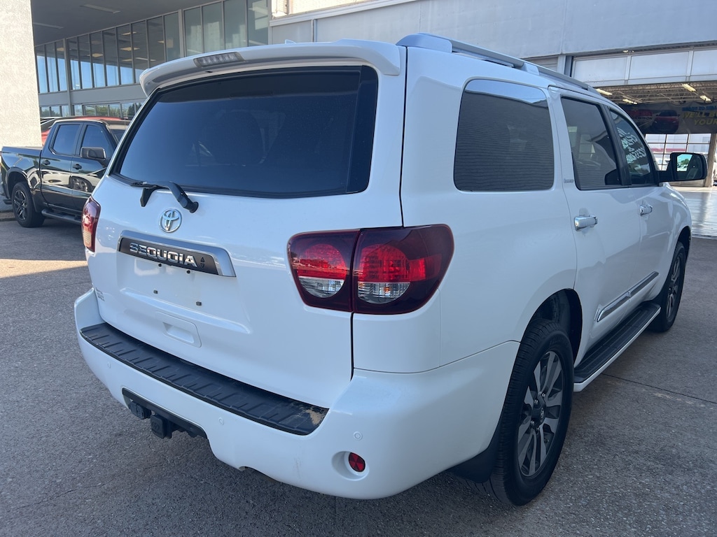 Used 2020 Toyota Sequoia Limited w/Second-row Captains Chairs/NAV SUV