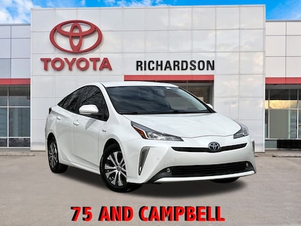 2022 Toyota Prius XLE AWD-e Hatchback
