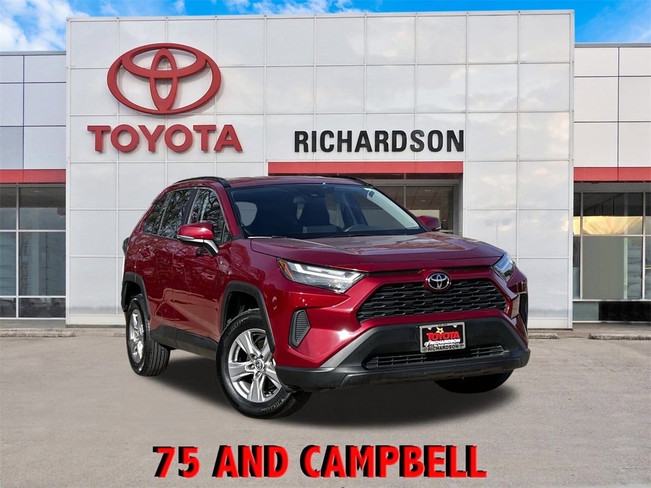 2025 Toyota RAV4 XLE's photo