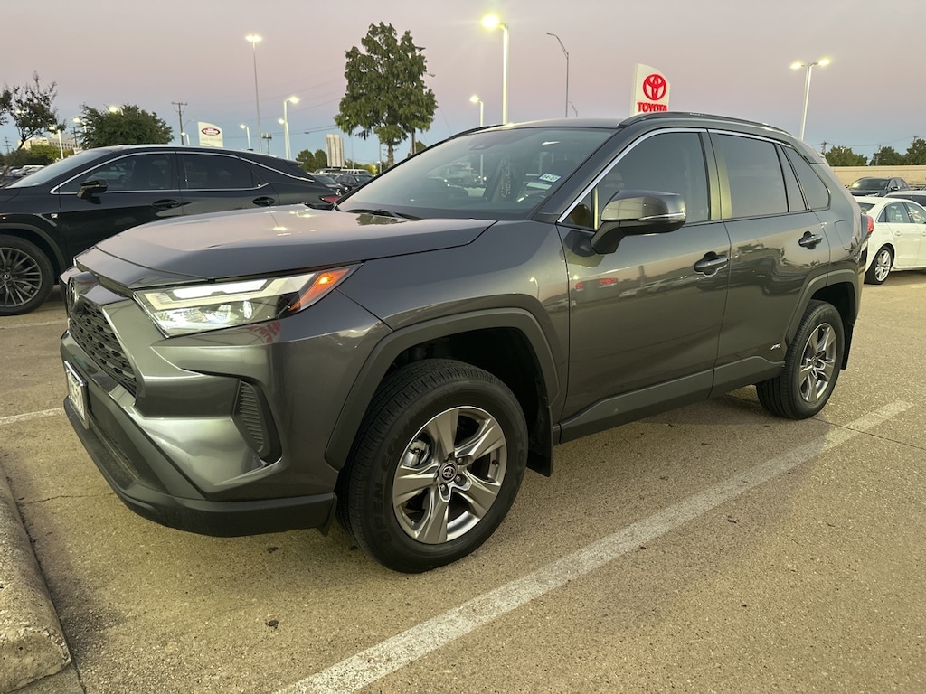 Used 2025 Toyota RAV4 Hybrid XLE w/Sunroof/17-in Alloy Wheels SUV