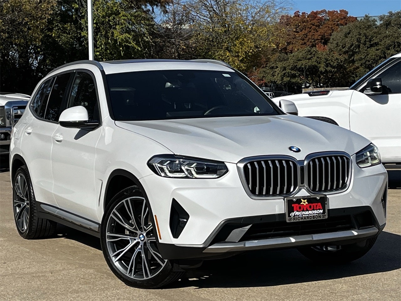 2022 BMW X3 30i's photo