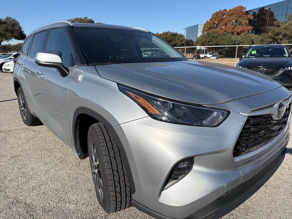 Used 2024 Toyota Highlander XLE w/Sunroof/Lthr/18-Inmachined-Finish Alloy SUV