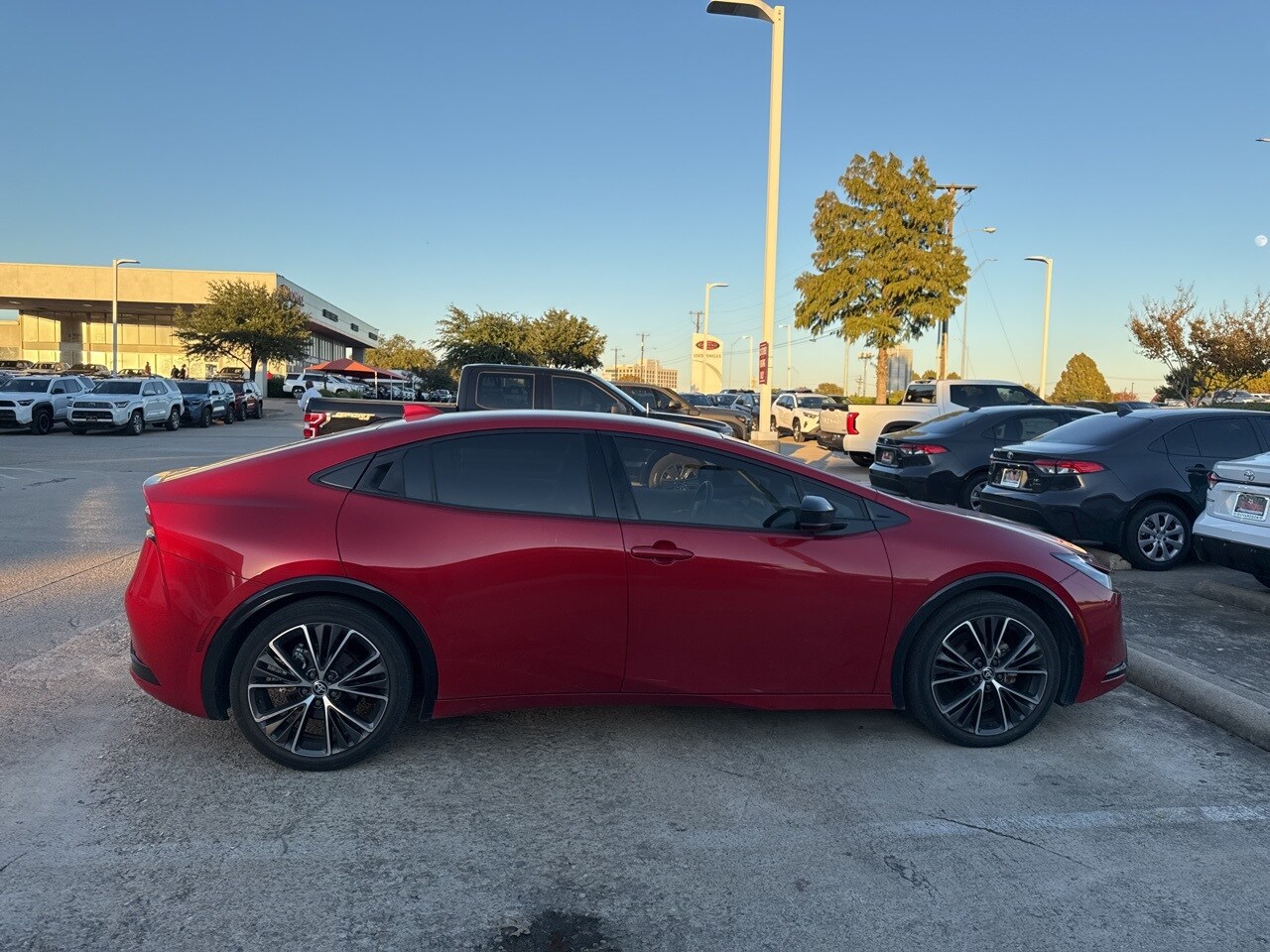 2023 Toyota Prius XLE photo 4