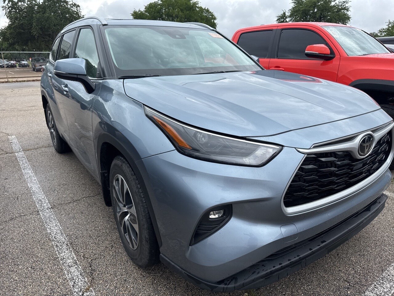 2023 Toyota Highlander XLE photo 3