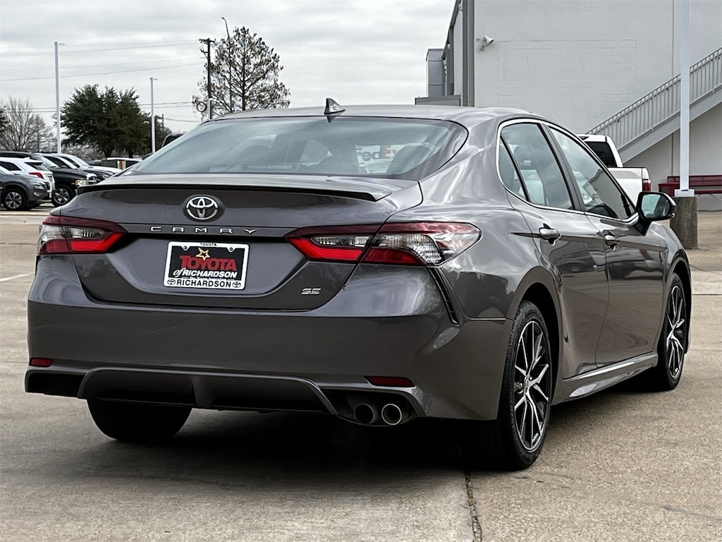 Used 2024 Toyota Camry SE w/18-Inch x 8J Alloy Wheels Sedan