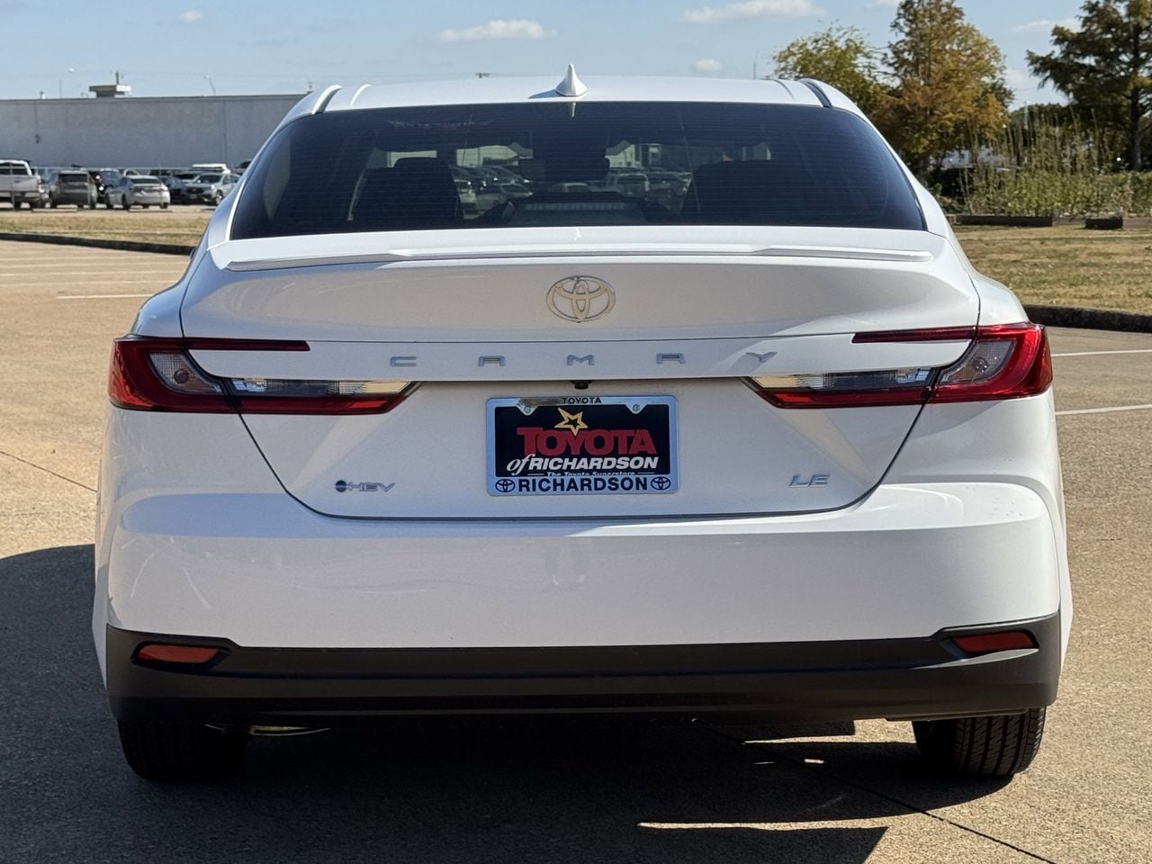 2026 Toyota Camry LE - Photo 6