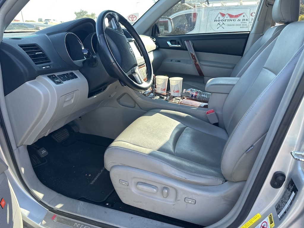 Used 2012 Toyota Highlander Limited w/Sunroof/Leather/19-in Alloy SUV