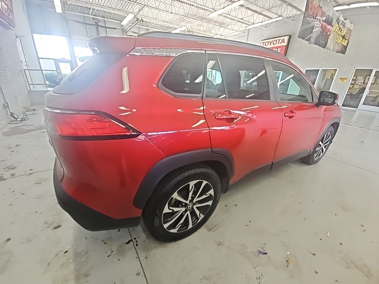 2023 Toyota Corolla Cross XLE photo 4