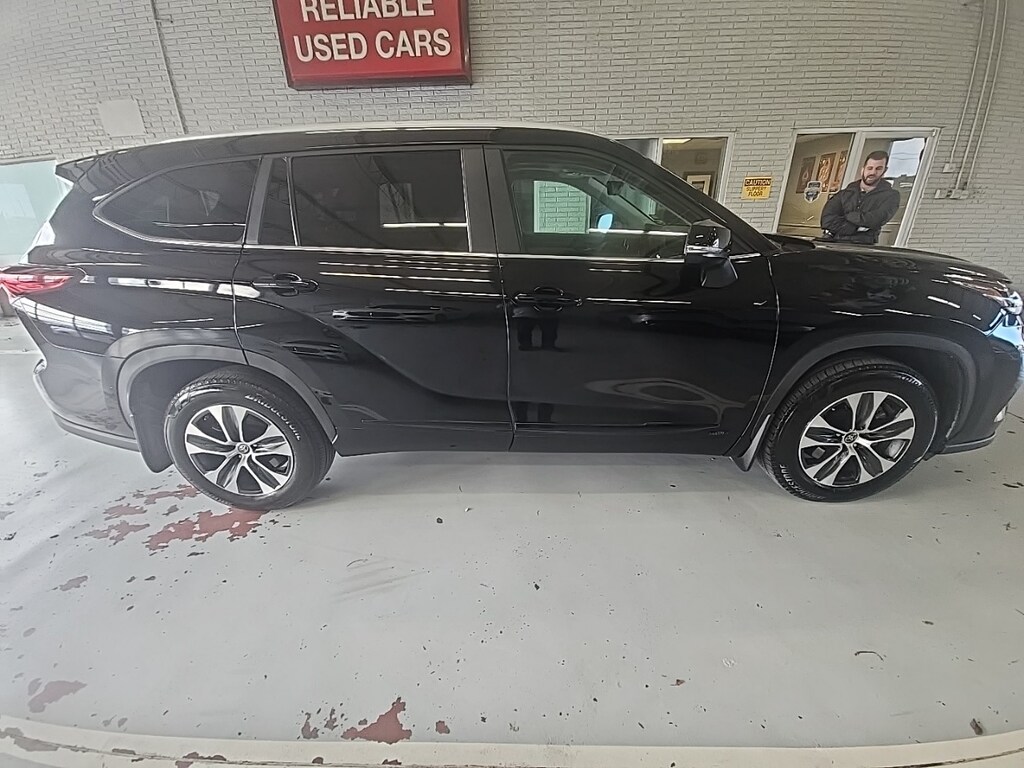Used 2023 Toyota Highlander Hybrid XLE w/Nav/SR/Leather/18-in Alloy SUV