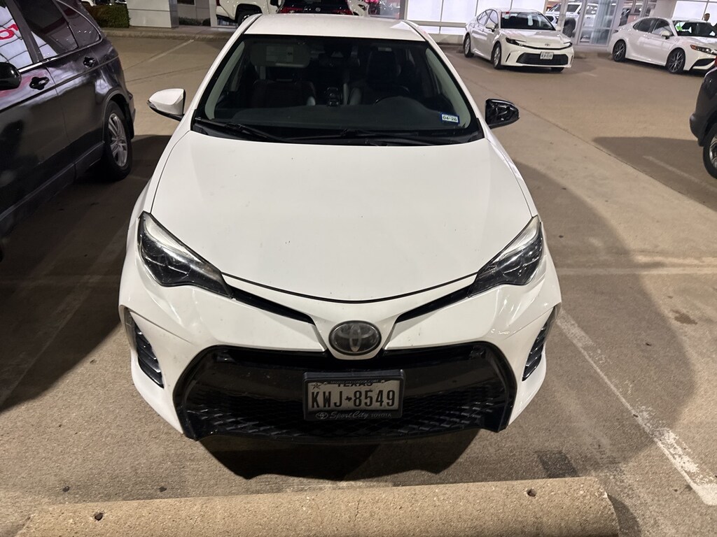 Used 2018 Toyota Corolla SE Sedan