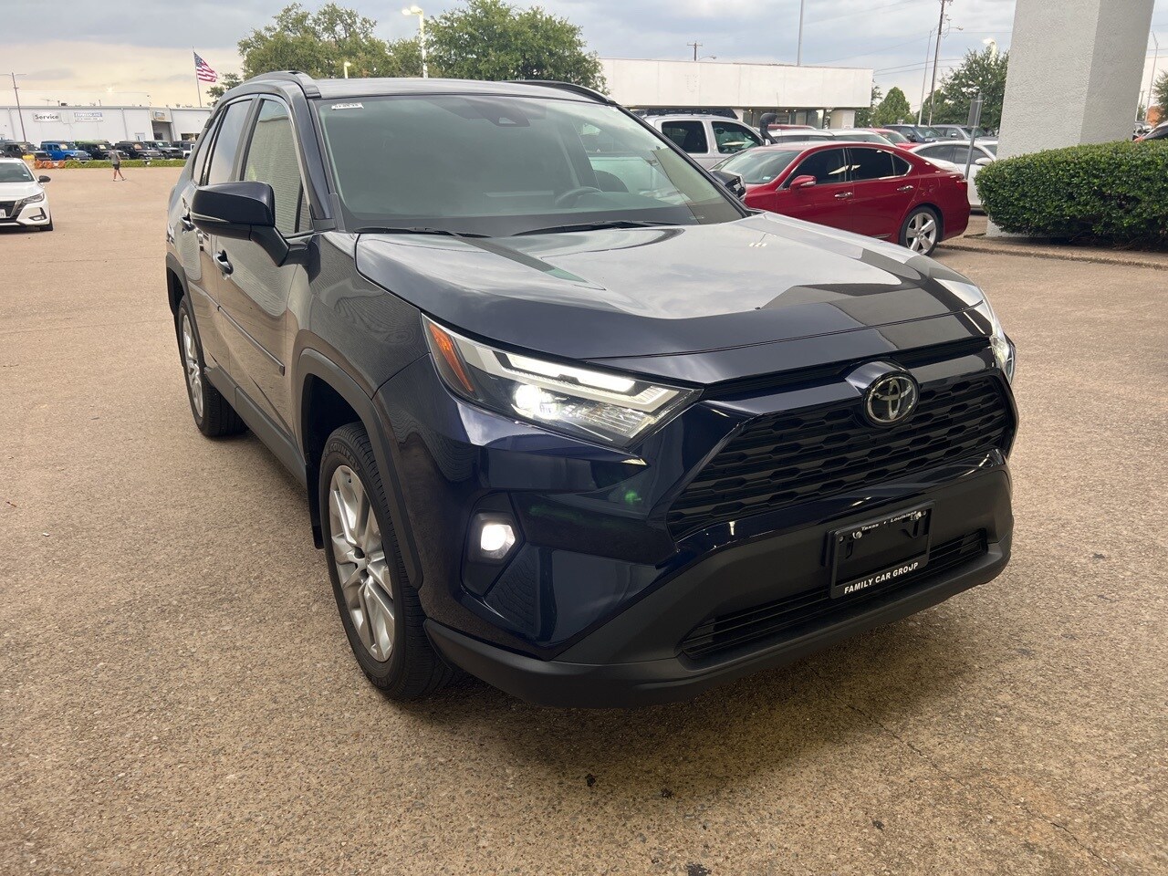 2024 Toyota RAV4 XLE Premium photo 3