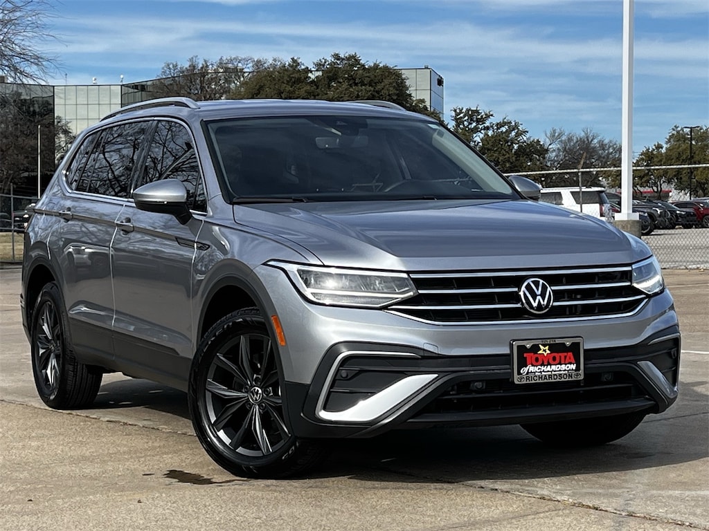 Used 2024 Volkswagen Tiguan 2.0T SE w/18-Inch 10-Spoke Alloy SUV