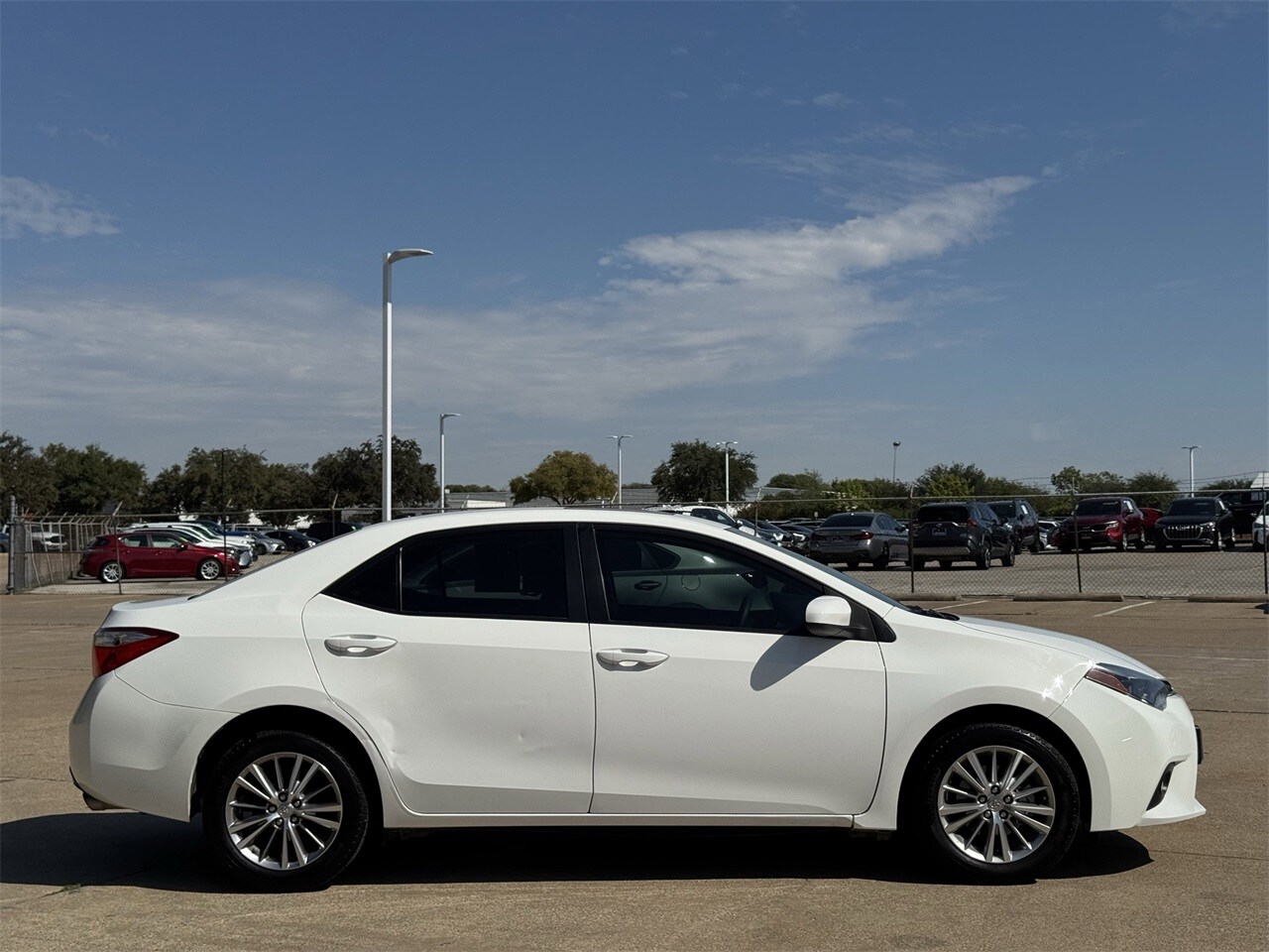 2014 Toyota Corolla LE Premium photo 4