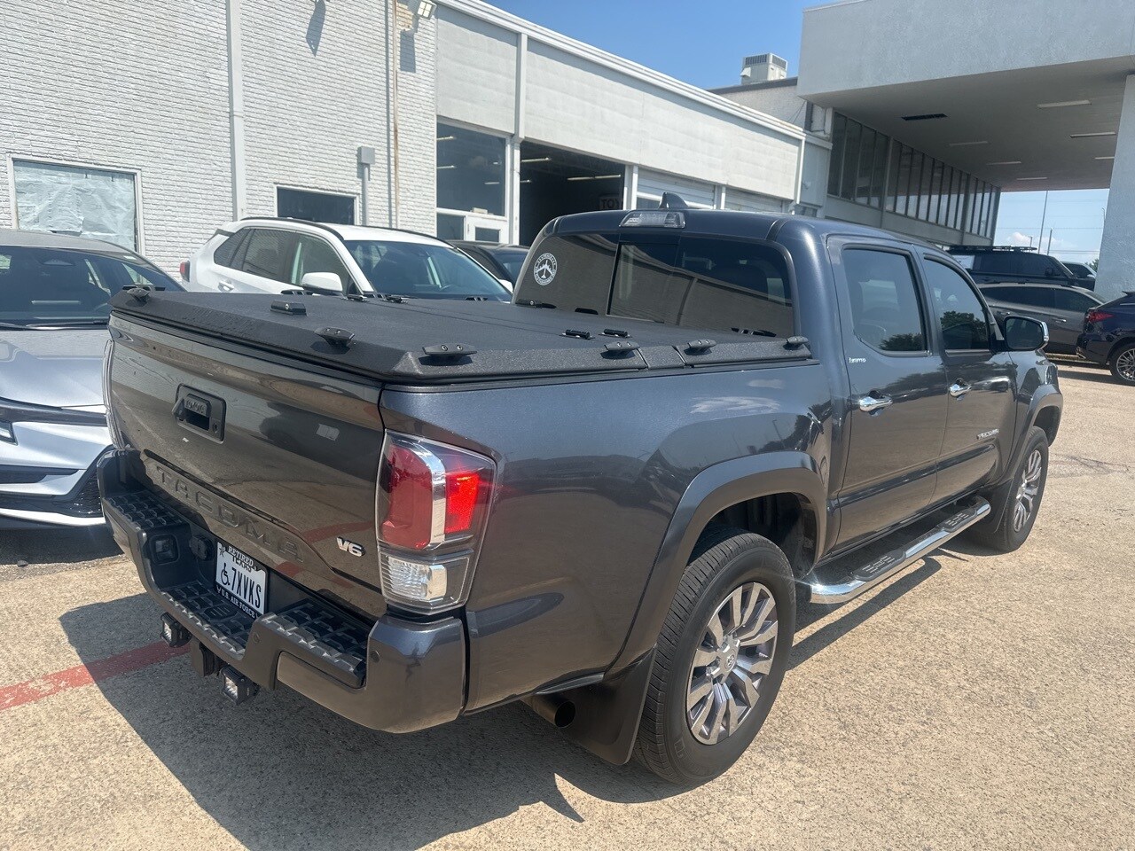 2022 Toyota Tacoma Limited V6 photo 3