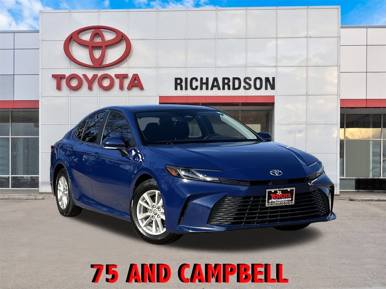 2025 Toyota Camry LE's photo