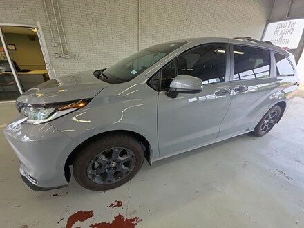 2025 Toyota Sienna Woodland Edition 7 Passenger Van Passenger Van