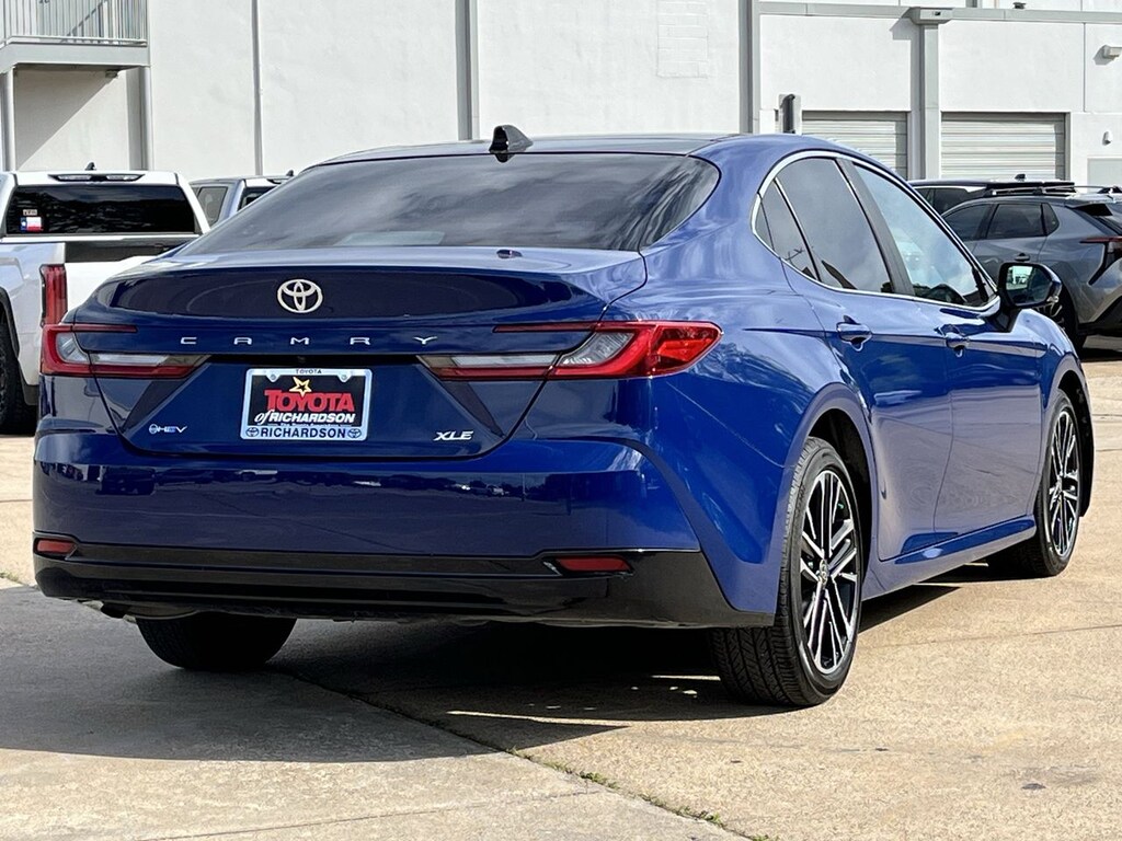 Used 2025 Toyota Camry XLE Premium w/Panoramic Glass Roof/HUD/JBL Sedan
