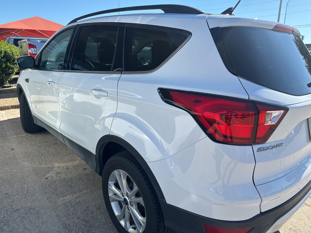 Used 2019 Ford Escape SEL w/17-in Sparkle Silver-Painted Aluminum SUV