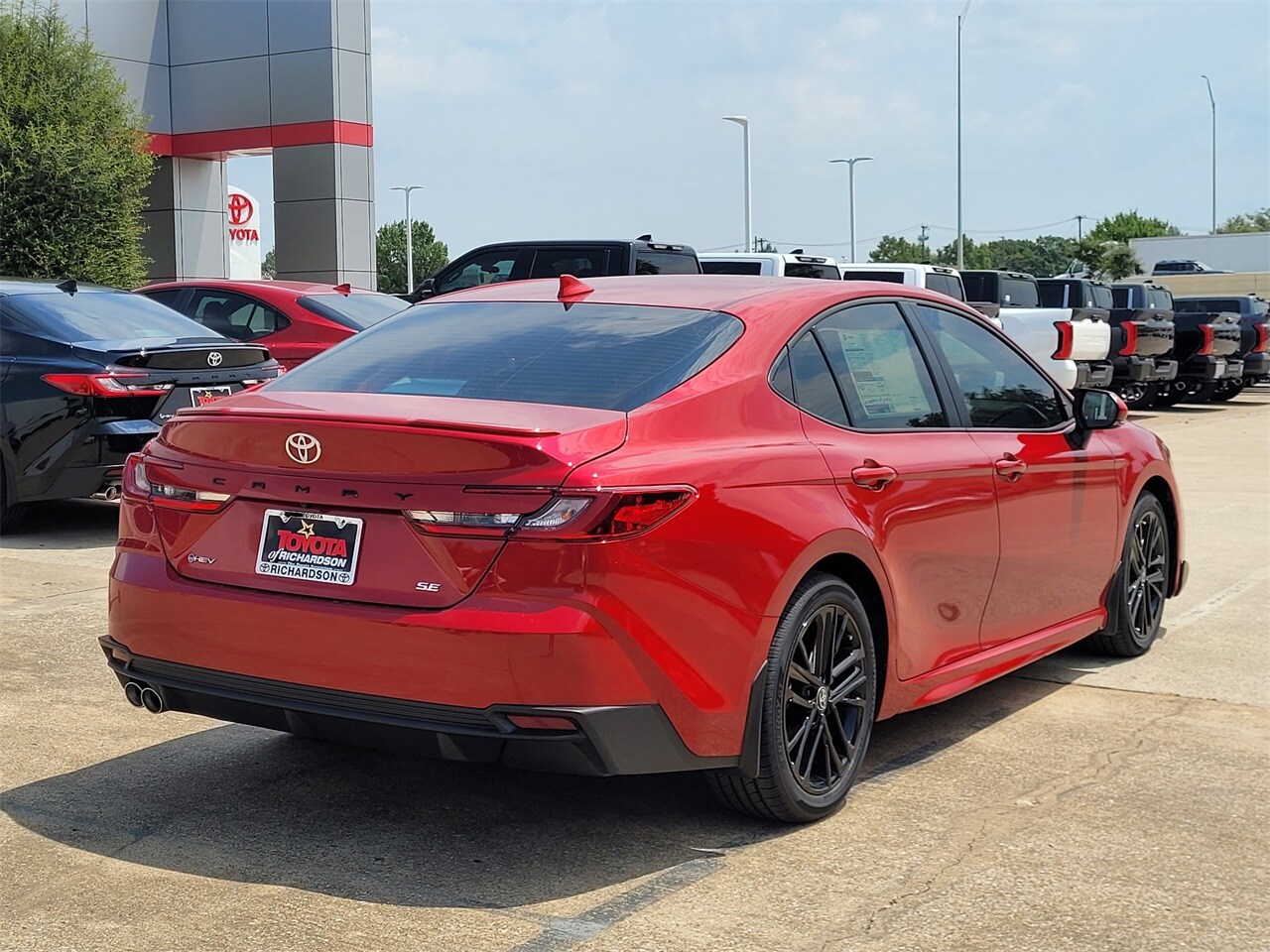 2025 Toyota Camry SE photo 4